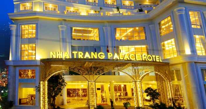 Bên ngoài Nha Trang Palace Hotel