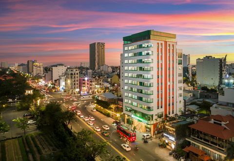 外部的 ELC Da Nang Hotel