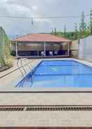 SWIMMING_POOL Hotel Sri Indrawati Puncak Mitra RedDoorz