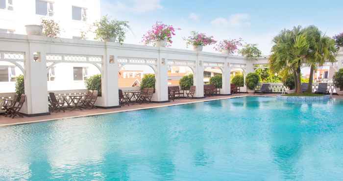 Swimming Pool Pearl River Hotel