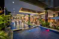 Swimming Pool Gets Hotel Semarang