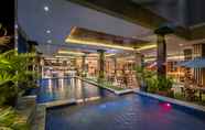 Swimming Pool 2 Gets Hotel Semarang