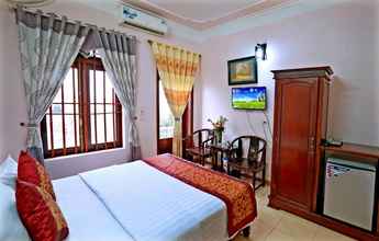 Bedroom 4 Viet Nhat Hotel
