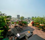 Hồ bơi 4 The Light Hotel Hanoi (Near Hoan Kiem Lake)