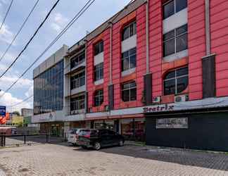 Luar Bangunan 2 RedDoorz Plus @ Jalan Iskandar Muda Medan