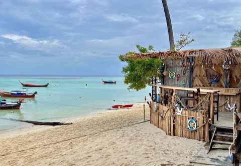 Bar, Cafe and Lounge Lipe Power Beach Resort