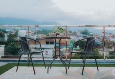 Bar, Cafe and Lounge 6 Crystal Inn Hotel Batu