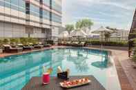 Swimming Pool Melia Hanoi Hotel