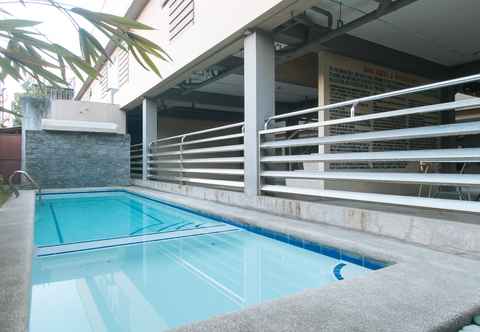 Swimming Pool RedDoorz @ Grand Apartelle Hernan Cortes Cebu