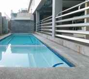 Swimming Pool 7 RedDoorz @ Grand Apartelle Hernan Cortes Cebu