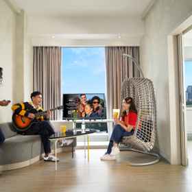 Bedroom 1 Yello Hotel Harmoni, Cideng Hotels