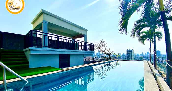 Swimming Pool Tokyo Boutique Front Beach Hotel