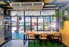 Restaurant 7 Me U Hostel Chiang Mai