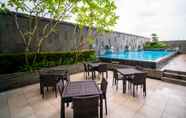 Swimming Pool 6 Midtown Hotel Samarinda