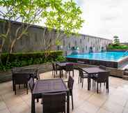 Swimming Pool 6 Midtown Hotel Samarinda