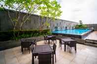 Swimming Pool Midtown Hotel Samarinda