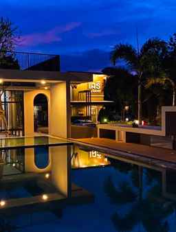 Seree Grand Hotel, THB 763.00