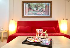 기타 4 Cabbages and Condoms Inn