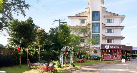 외관 2 Cabbages and Condoms Inn