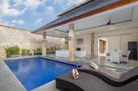 Swimming Pool Villa Destino