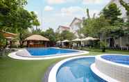 สระว่ายน้ำ 3 Hidden Mansions SaiGon Resort