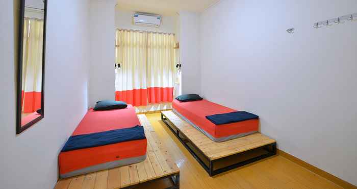 Bedroom Bunk Bed and Breakfast Dormitory