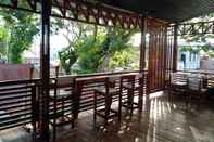 Quầy bar, cafe và phòng lounge Riswan Homestay