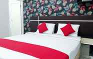 Kamar Tidur 7 Lucky Inn & Cafe