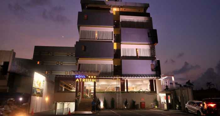 Exterior Atrium Premiere Hotel Cilacap