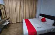 Bedroom 5 Charisma Hotel