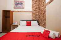 Bedroom RedDoorz @ Omah Wetan Sawojajar Malang