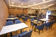 Bar, Cafe and Lounge Golden Nasmir Hotel