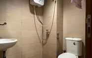In-room Bathroom 6 MR Apartemen Margonda Residence 3