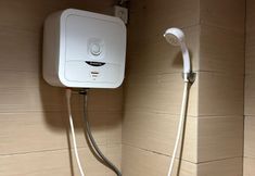 In-room Bathroom 7 MR Apartemen Margonda Residence 3
