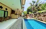 Swimming Pool 2 Taxa Raya Guest House