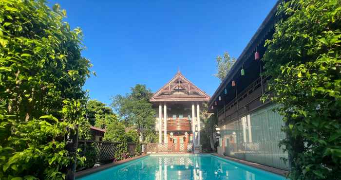 Swimming Pool Pha Thai House