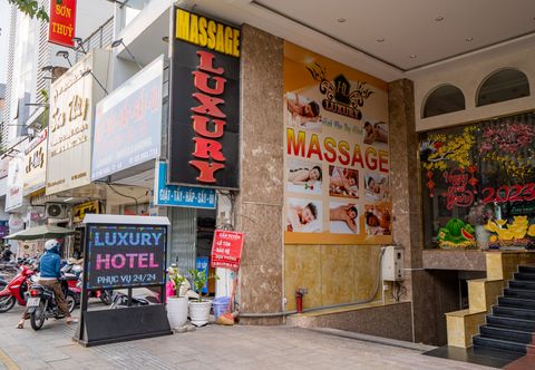 외관 Hotel Luxury Saigon