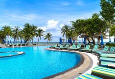 Kolam Renang 7 Royal Wing Suites & Spa Pattaya