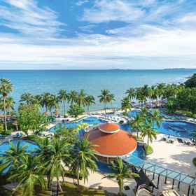 Swimming Pool 1 Royal Wing Suites & Spa Pattaya, Nong Pla Lai Hotels