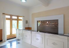 Lobby 5 RedDoorz @ Savitri Hotel