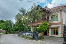 Exterior RedDoorz @ Savitri Hotel