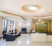 Lobby 4 Urbanview Hotel Anggraeni Jatibarang