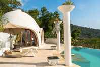 สระว่ายน้ำ Mentigi Bay Dome Villas