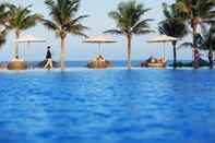 Swimming Pool Melia Danang Beach Resort