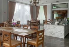 Restaurant 6 Sapadia Hotel Rokan Hulu