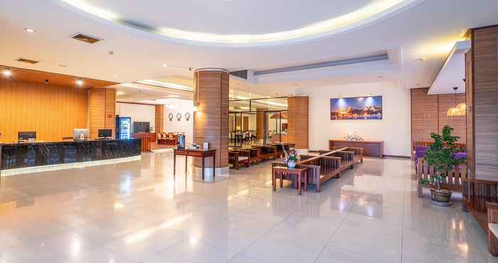 Lobby The President Hotel at Chokchai4