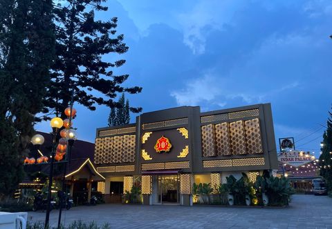 外部的 Hotel Indah Palace Tawangmangu