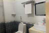 Toilet Kamar Sinh Hien Hotel Tuy Hoa