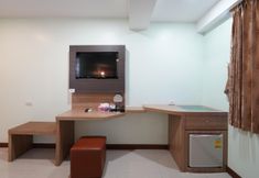 Bedroom 7 RoomQuest Suvarnabhumi Airport Rom Klao