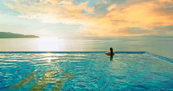 Swimming Pool Mandila Beach Hotel Danang